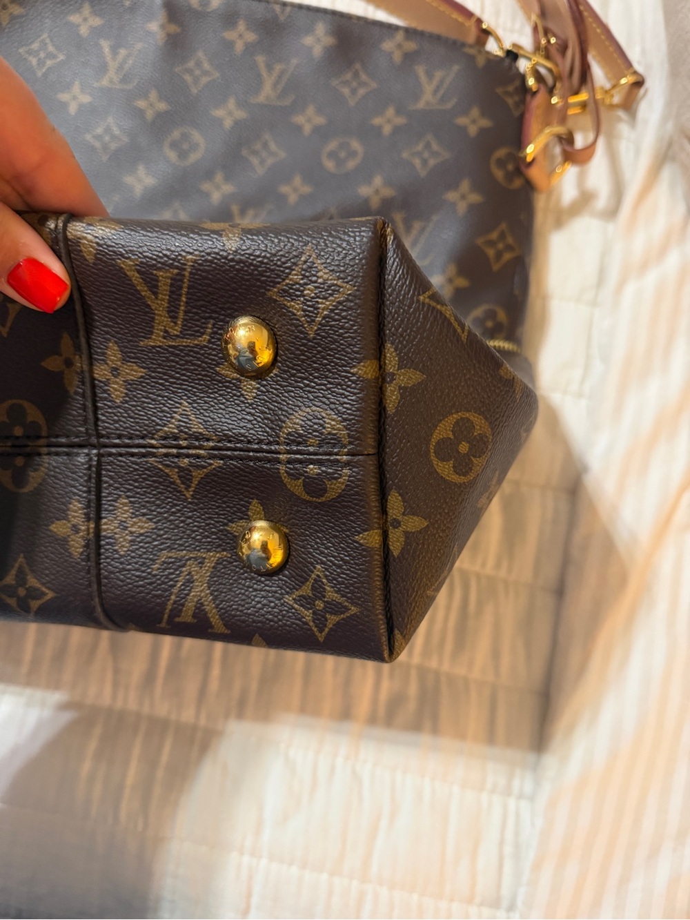Louis Vuitton Monogram Canvas Handbag in Brown with Beige Tag - Picture 7 of 9
